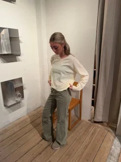 Aiko sweater med v-udskæring - Gul