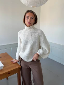 Aire striktrøje med turtleneck - Off white