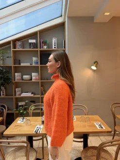 Aire striktrøje med turtleneck - Orange