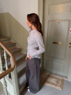 Alberte figursyet skjorte med striber - Beige/hvid