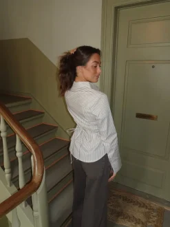 Alberte figursyet skjorte med striber - Beige/hvid