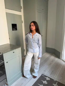 Alberte figursyet skjorte med striber - Blå/hvid