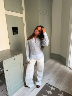 Alberte figursyet skjorte med striber - Blå/hvid