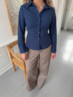 Alberte figursyet skjorte - Navy