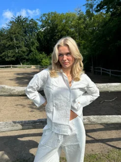 Alina skjorte med striber - Hvid/sort
