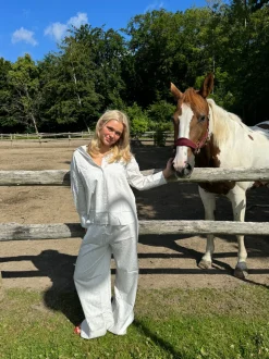 Alina skjorte med striber - Hvid/sort