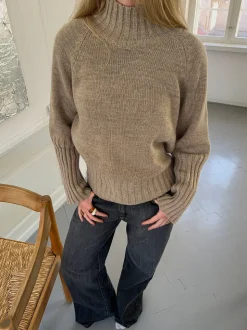 Alyssa striktrøje med høj hals - Beige