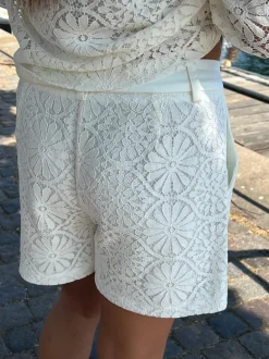 Angelina blondeshorts
