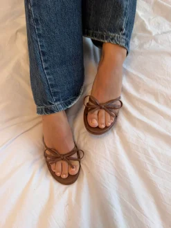 Anna mules med sløjfedetalje - Brun