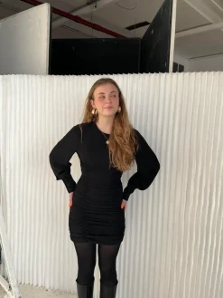 Anna Olympia scrunchkjole - Sort