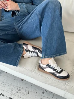 Apia sneakers - Hvid/sølv og sort