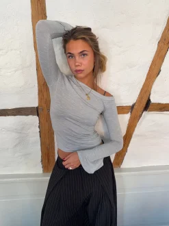 Aven one shoulder bluse - Lysegrå