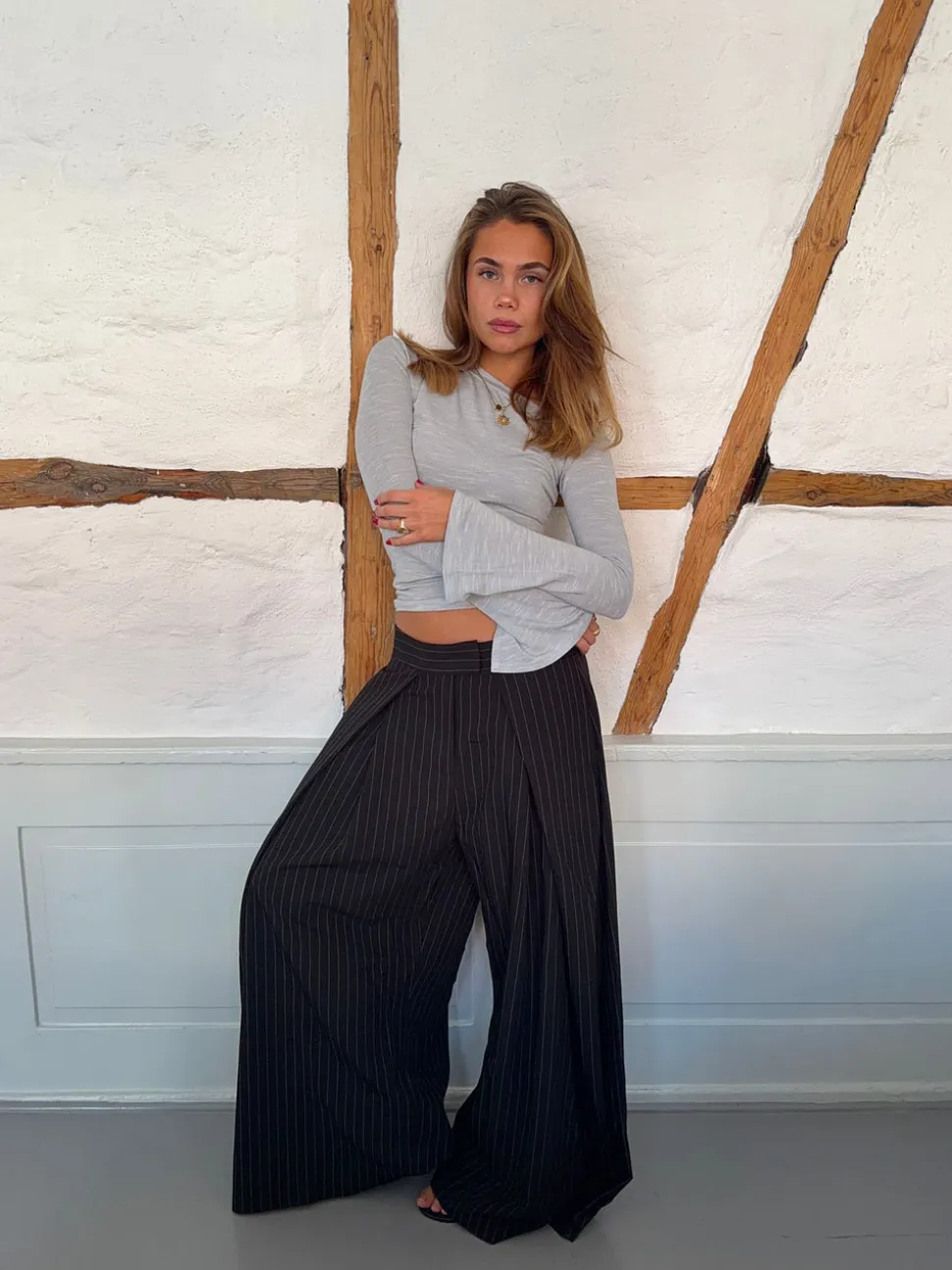 Aven one shoulder bluse - Lysegrå