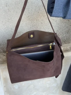 Barcelona skuldertaske i ruskind - Mørkebrun