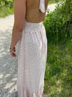 Bellis kjole
