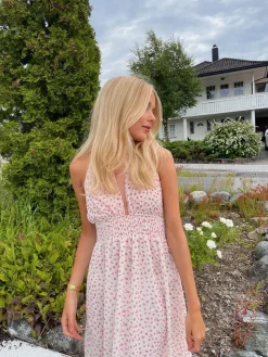 Bellis kjole