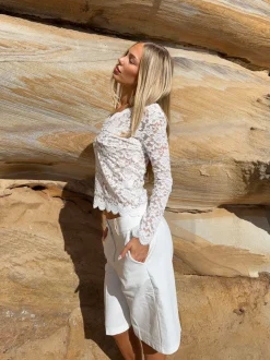 Bodil langærmet bluse med blonder - Hvid