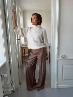 Buka bukser med bindebånd og striber - Brun
