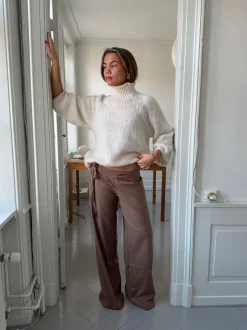 Buka bukser med bindebånd og striber - Brun