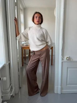 Buka bukser med bindebånd og striber - Brun
