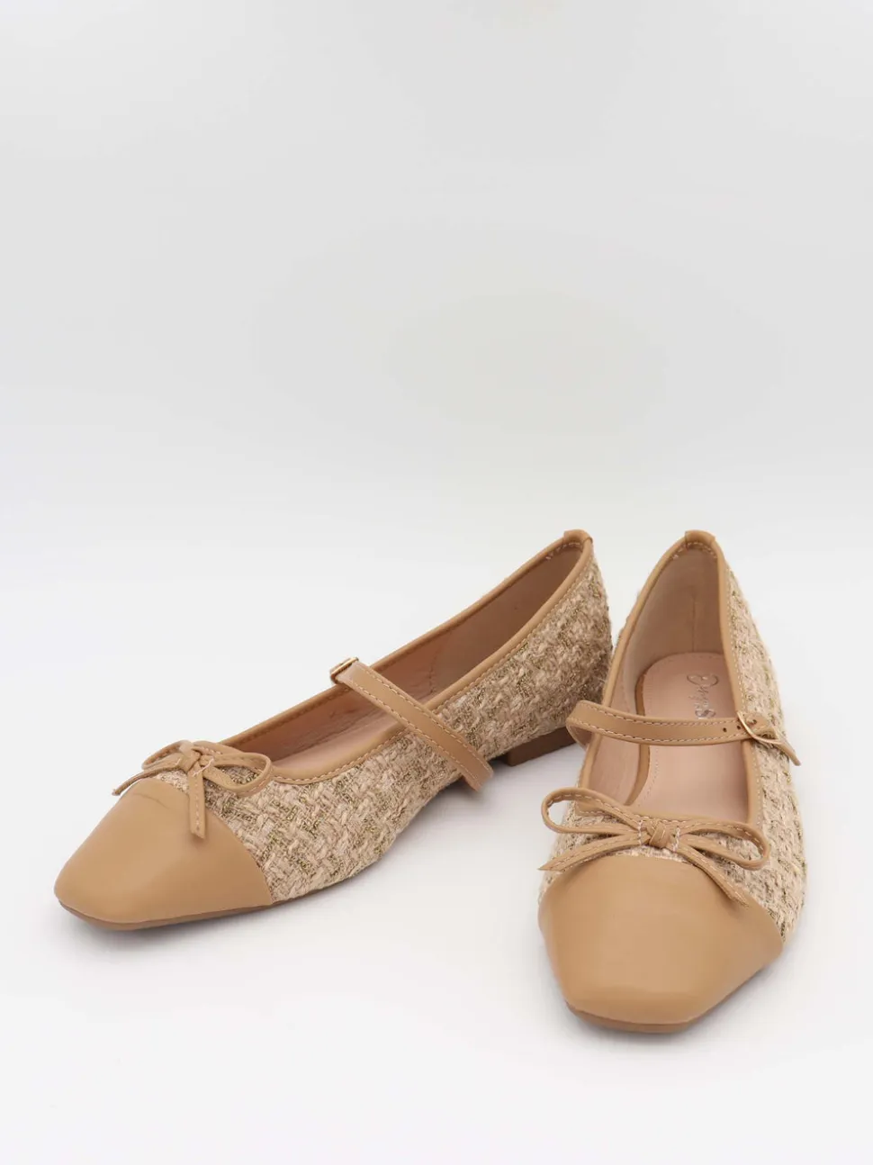 Cassadrina ballerinaer med detaljer - Beige
