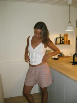 Clariana shorts med striber - Rød/hvid