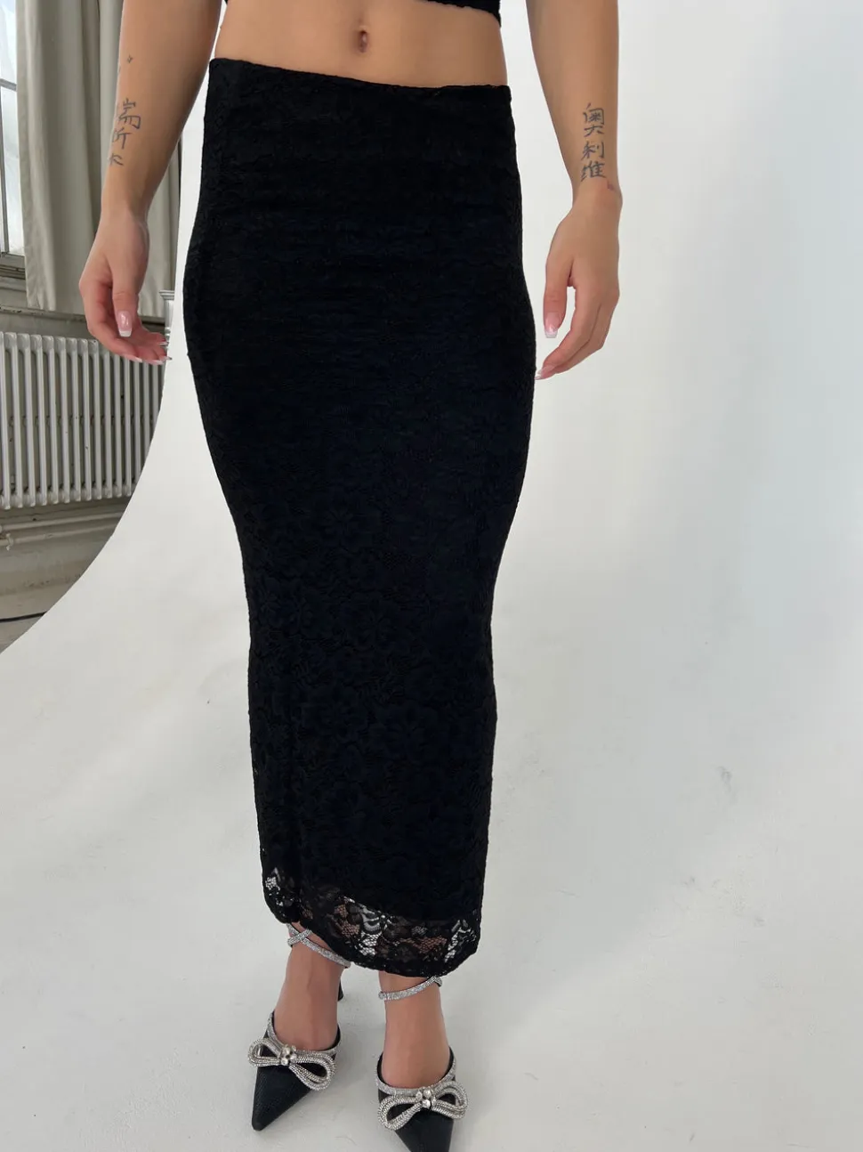 Claudie nederdel i blonde - Sort