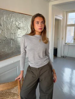 Cornelia bluse med åben ryg - Lysegrå