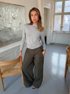 Cornelia bluse med åben ryg - Lysegrå