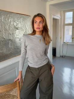 Cornelia bluse med åben ryg - Lysegrå