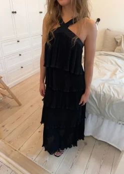 Daicy kjole med flæser - Sort