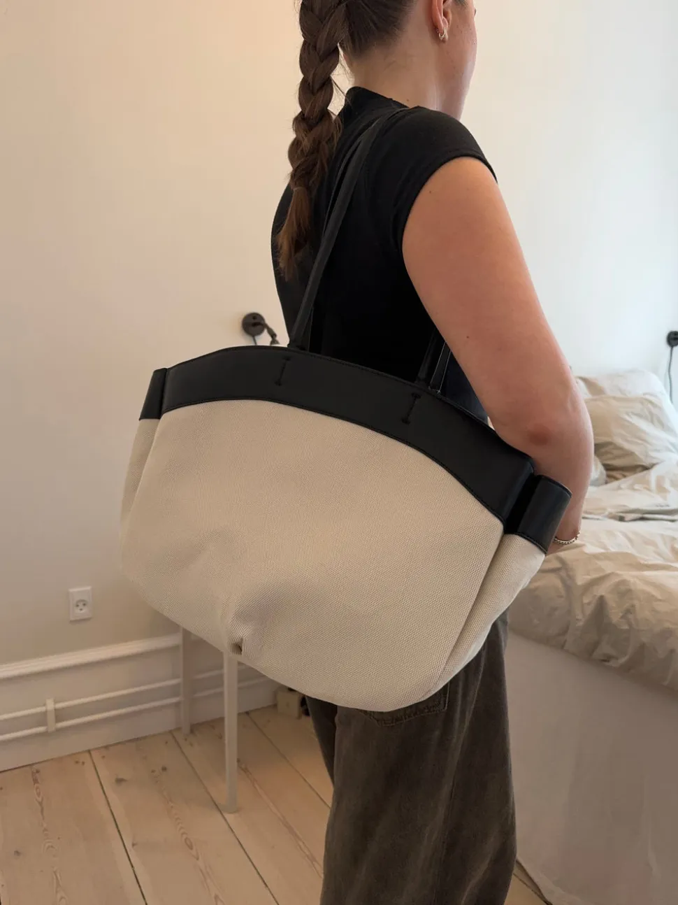Dehli skuldertaske - Off white/sort