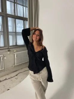 Denisi satinbluse - Sort