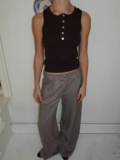 Dilly top med knapper - Brun
