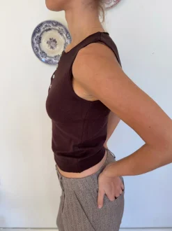 Dilly top med knapper - Brun