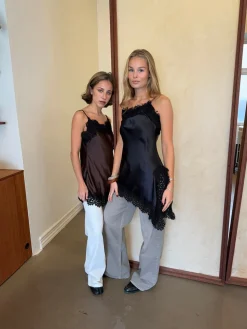 Dixie kjole med blonder - Sort