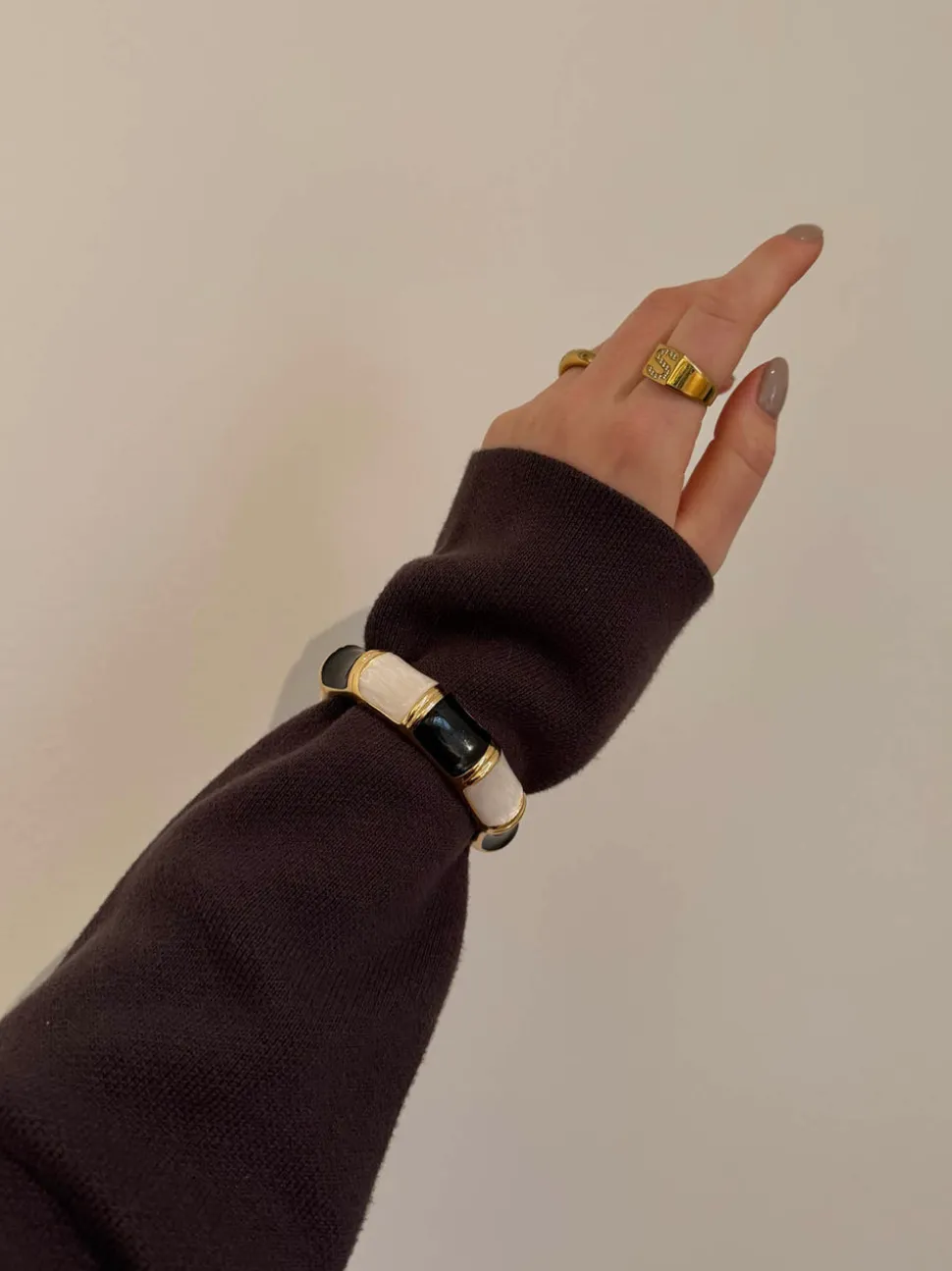 Ebony armbånd med striber - Sort/hvid