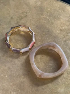 Ebony armbånd med striber - Koral/brun/guld/off white