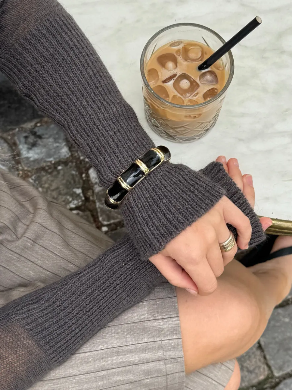 Ebony armbånd med striber - Sort/guld