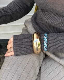 Eivora armbånd med striber - Blå nuancer/guld