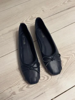 Eline ballerinaer med detaljer - Mørk Navy