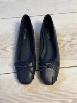 Eline ballerinaer med detaljer - Mørk Navy