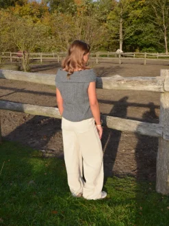 Elinor off shoulder strikvest - Grå
