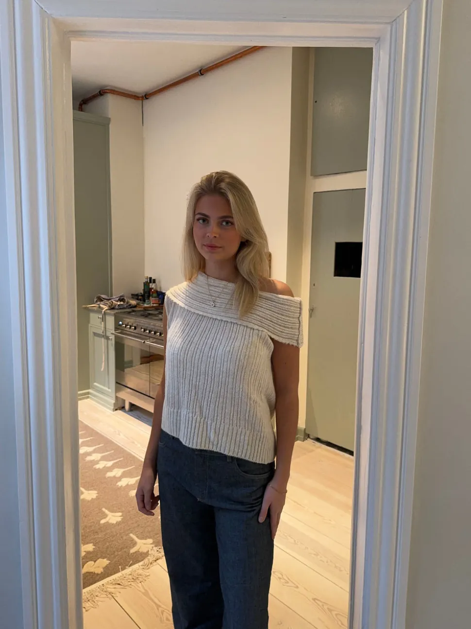 Elinor off shoulder strikvest - Off white