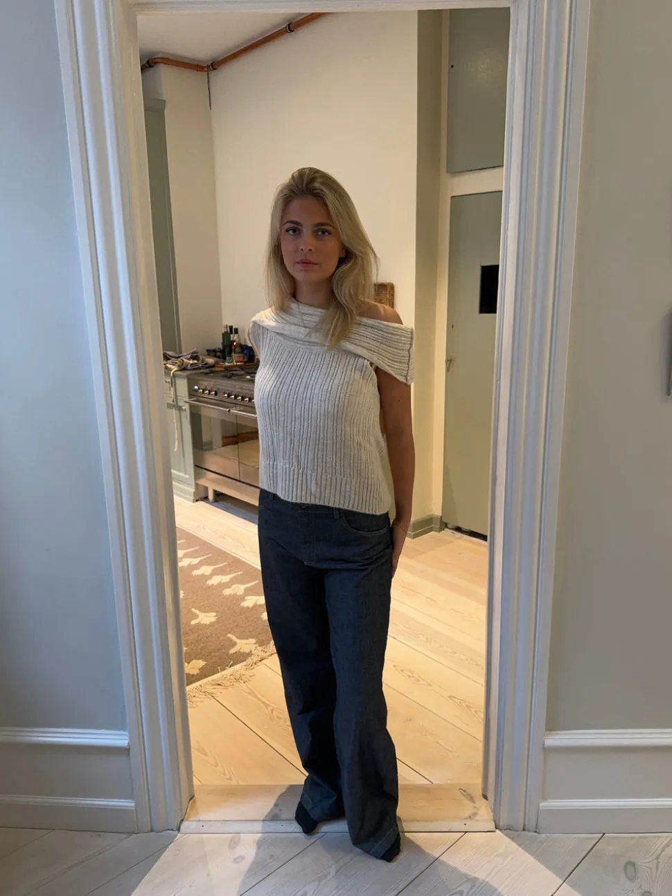 Elinor off shoulder strikvest - Off white