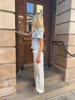 Emmaline lavtaljede jeans - Lys beige
