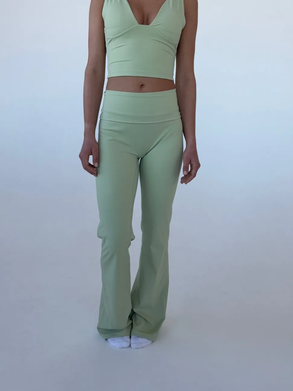 Essential flared pants - Matcha