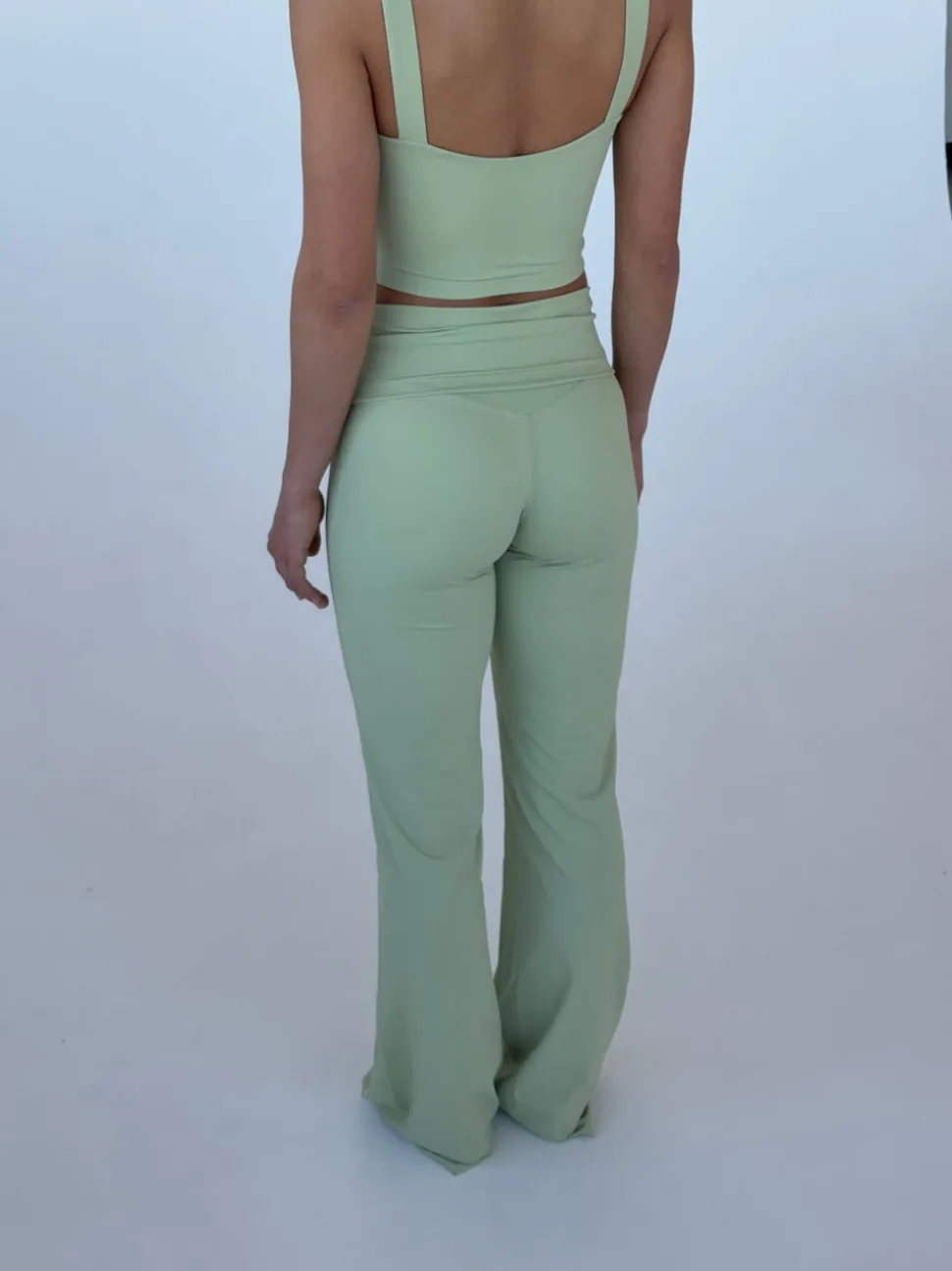 Essential flared pants - Matcha