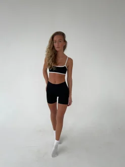 Essential shorts - Jet Black