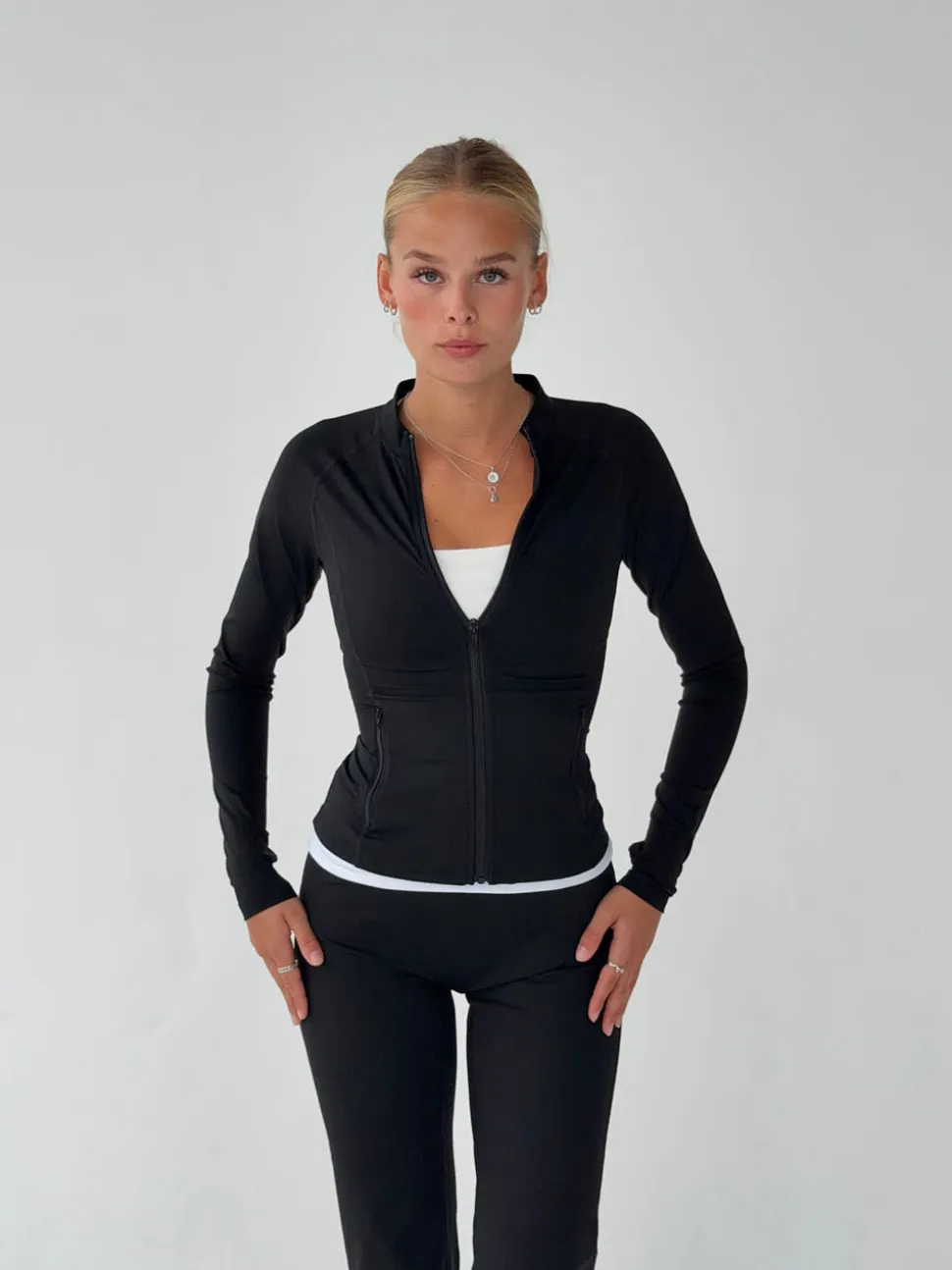 Essential zip up jakke - Jet black
